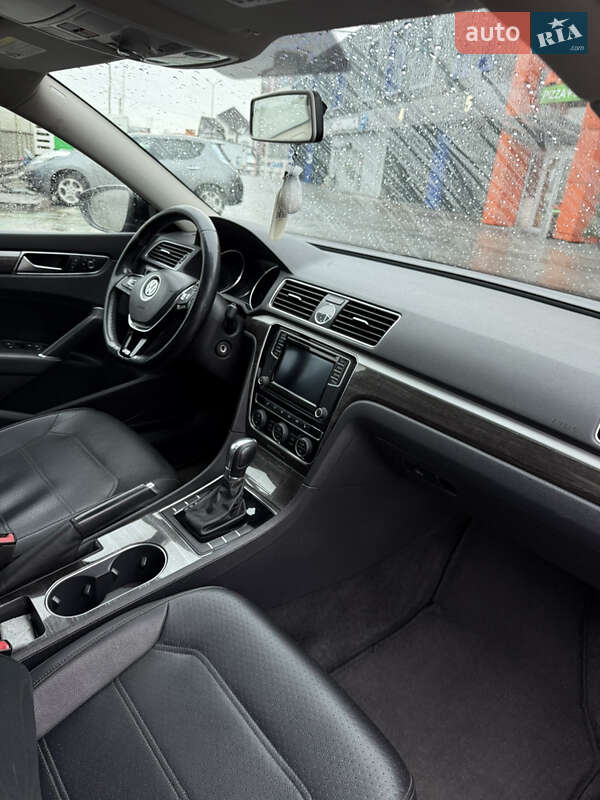 Седан Volkswagen Passat 2016 в Тернополе