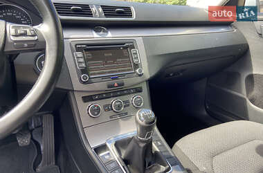 Универсал Volkswagen Passat 2012 в 