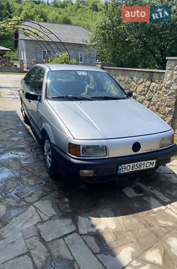 Седан Volkswagen Passat 1989 в Теребовлі