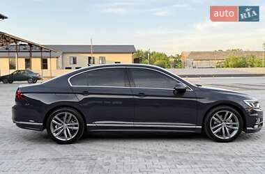 Седан Volkswagen Passat 2015 в 