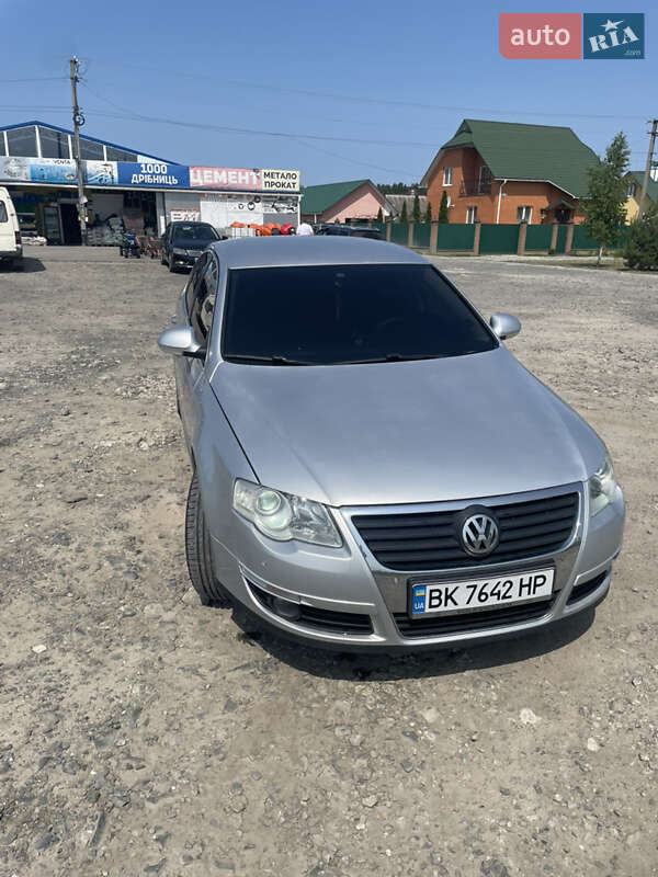 Седан Volkswagen Passat 2009 в Рівному
