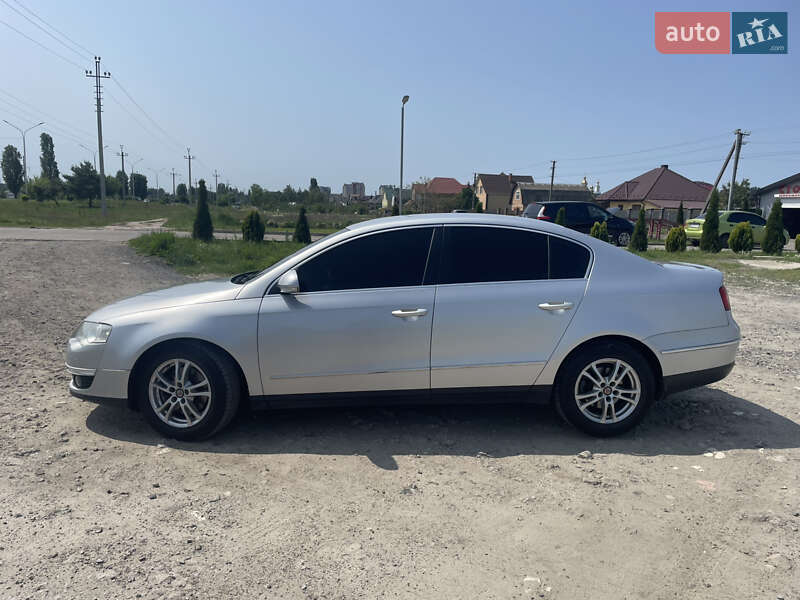 Седан Volkswagen Passat 2009 в Рівному