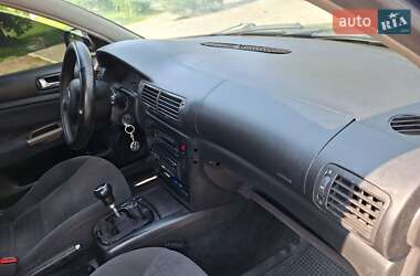 Универсал Volkswagen Passat 2000 в 