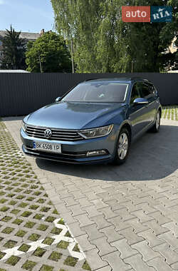 Універсал Volkswagen Passat 2016 в Рівному