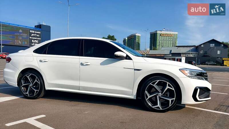 Седан Volkswagen Passat 2020 в Киеве
