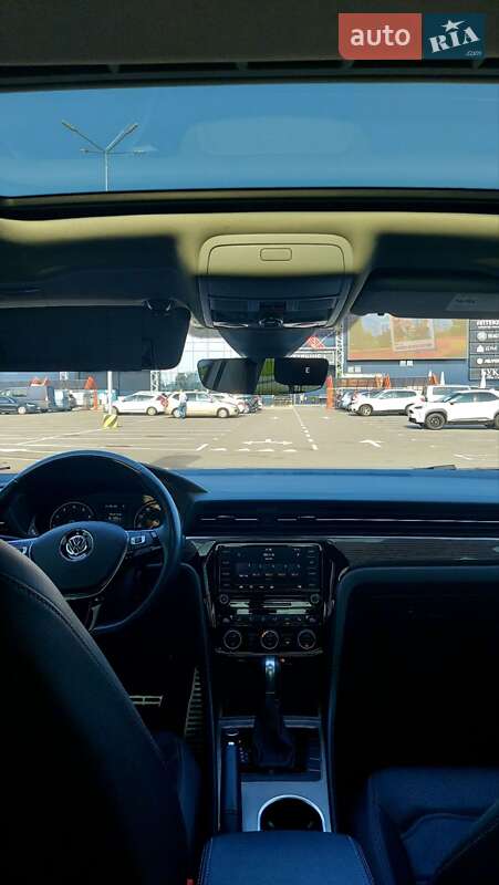 Седан Volkswagen Passat 2020 в Киеве