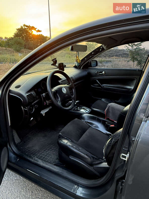 Седан Volkswagen Passat 1999 в Херсоні