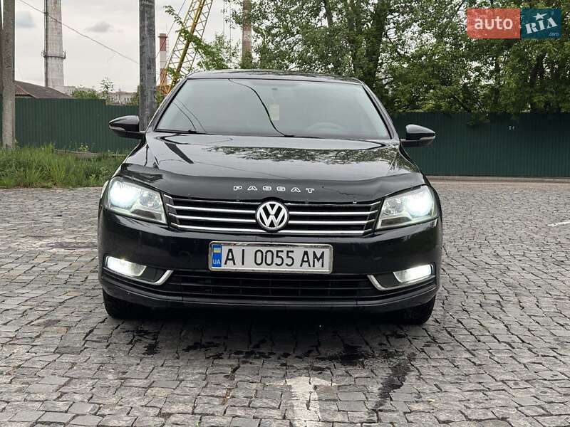 Седан Volkswagen Passat 2012 в Житомире