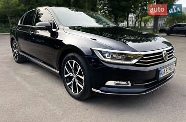 Седан Volkswagen Passat 2018 в Киеве