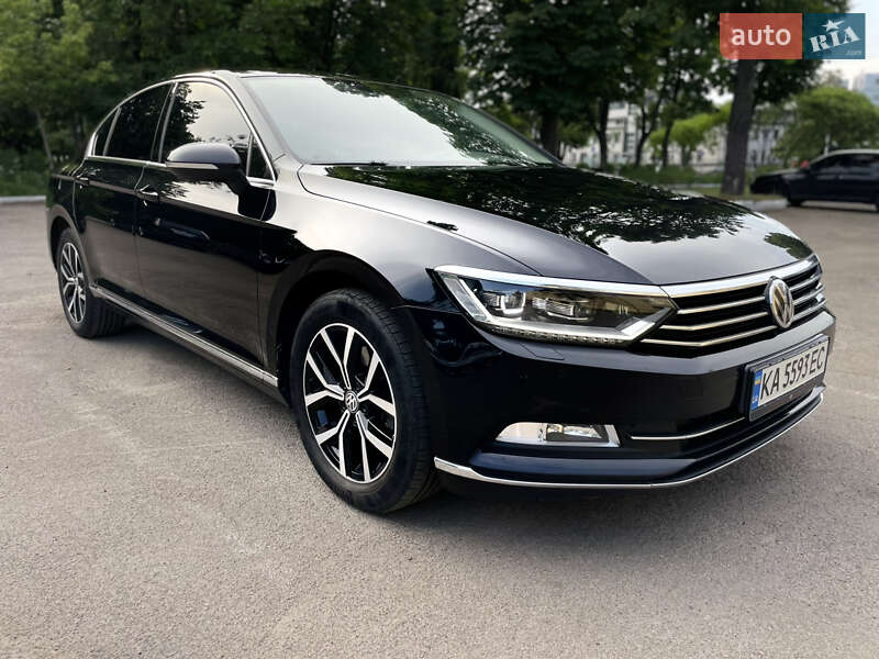 Седан Volkswagen Passat 2018 в Києві