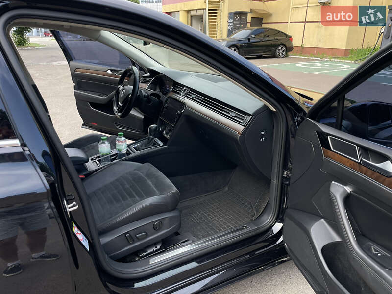 Седан Volkswagen Passat 2018 в Києві