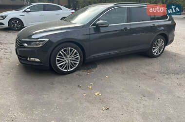 Універсал Volkswagen Passat 2017 в Харкові