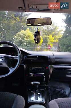 Седан Volkswagen Passat 1999 в 