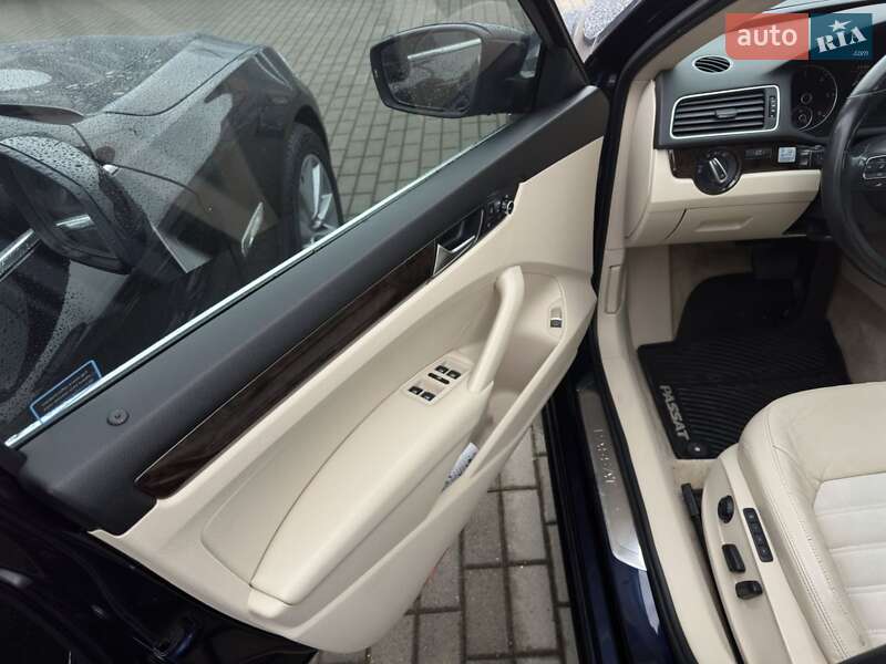 Седан Volkswagen Passat 2014 в Ужгороді