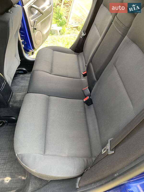 Универсал Volkswagen Passat 2001 в Сарнах