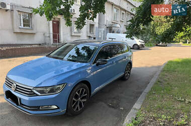 Универсал Volkswagen Passat 2015 в Киеве