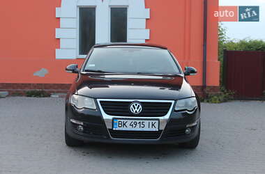 Седан Volkswagen Passat 2006 в Жовкве