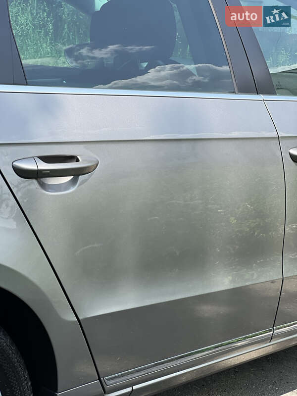 Універсал Volkswagen Passat 2011 в Калуші