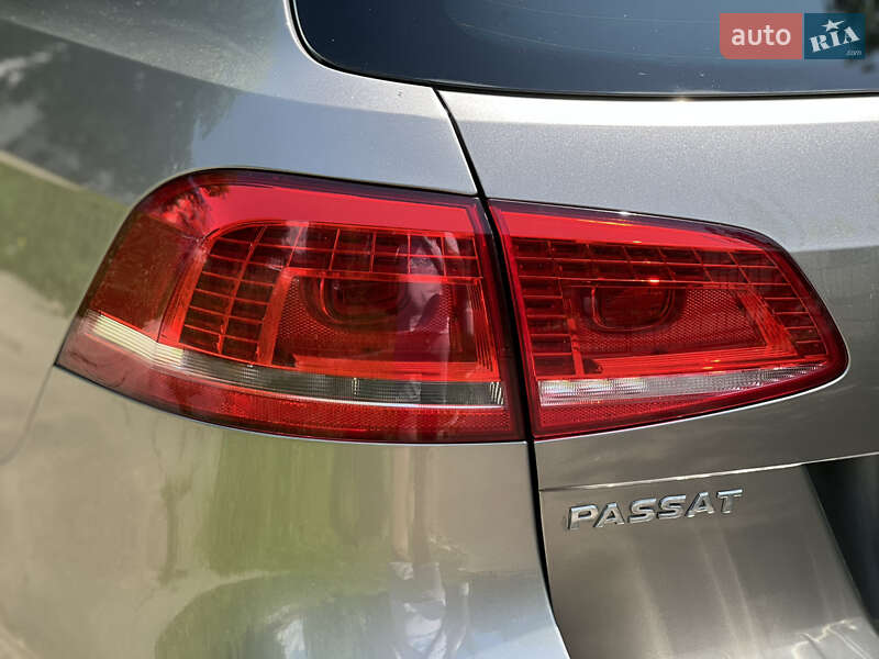 Універсал Volkswagen Passat 2011 в Калуші