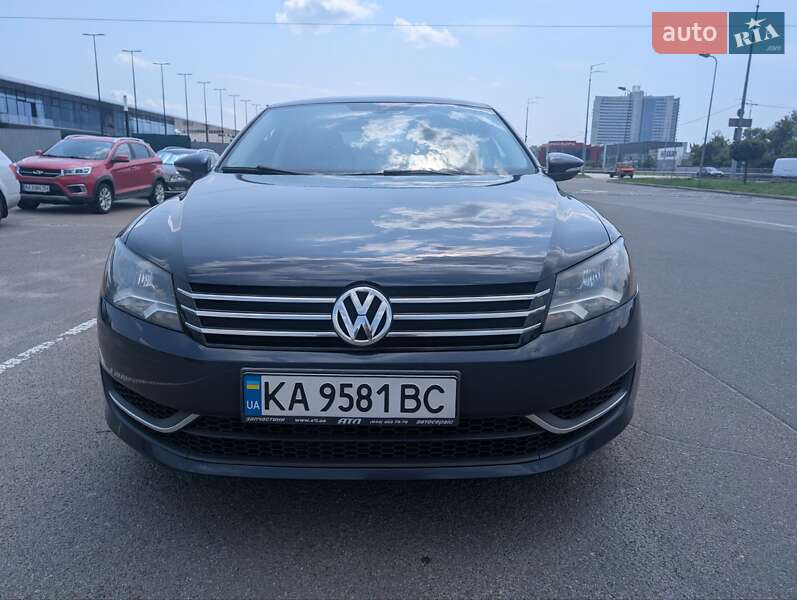 Седан Volkswagen Passat 2011 в Киеве
