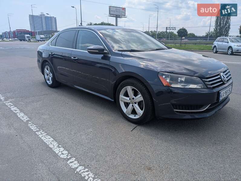 Седан Volkswagen Passat 2011 в Киеве