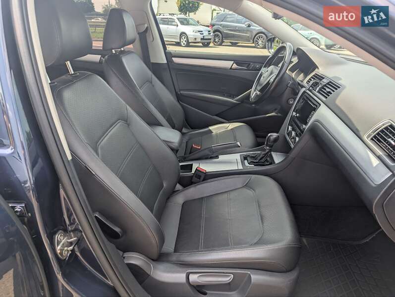 Седан Volkswagen Passat 2011 в Киеве