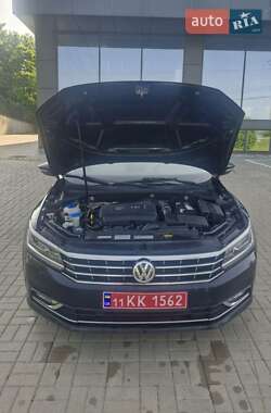 Седан Volkswagen Passat 2017 в 