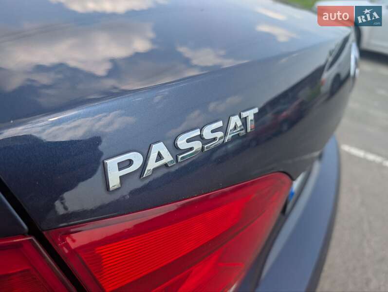 Седан Volkswagen Passat 2011 в Киеве