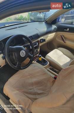 Универсал Volkswagen Passat 2003 в Маневичах