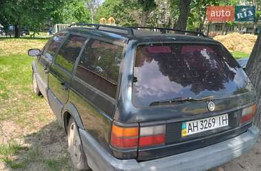 Универсал Volkswagen Passat 1992 в 