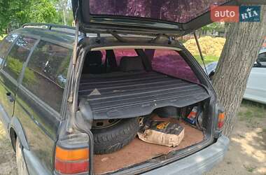 Универсал Volkswagen Passat 1992 в 