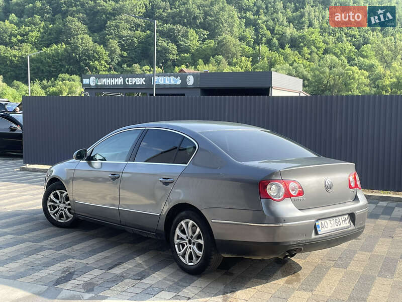 Седан Volkswagen Passat 2006 в Сваляве