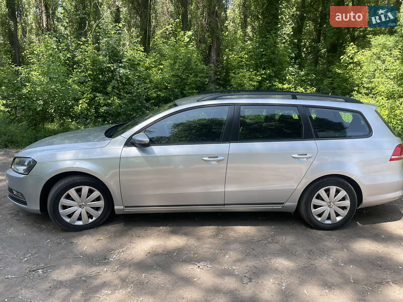 Універсал Volkswagen Passat 2013 в Кропивницькому