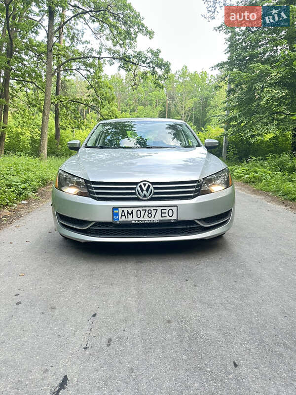 Седан Volkswagen Passat 2014 в Житомире