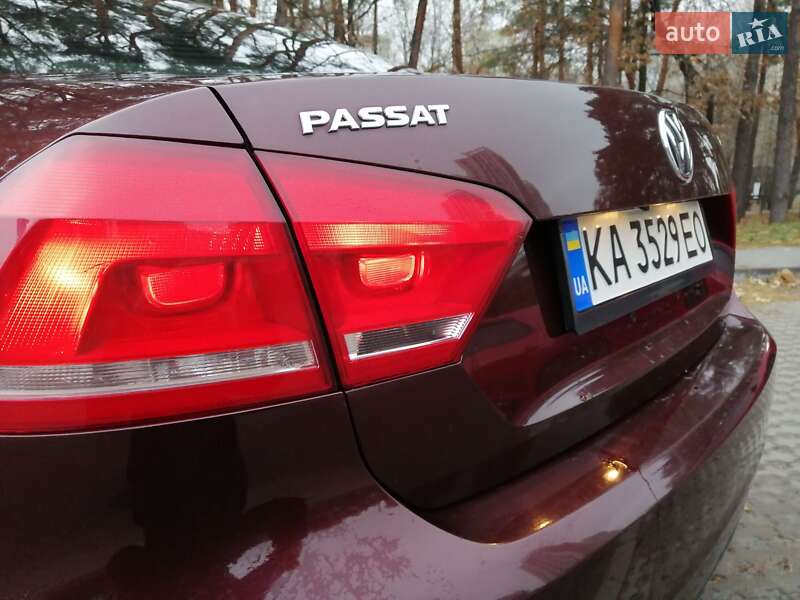 Седан Volkswagen Passat 2012 в Киеве