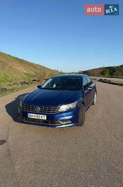 Седан Volkswagen Passat 2015 в Одесі