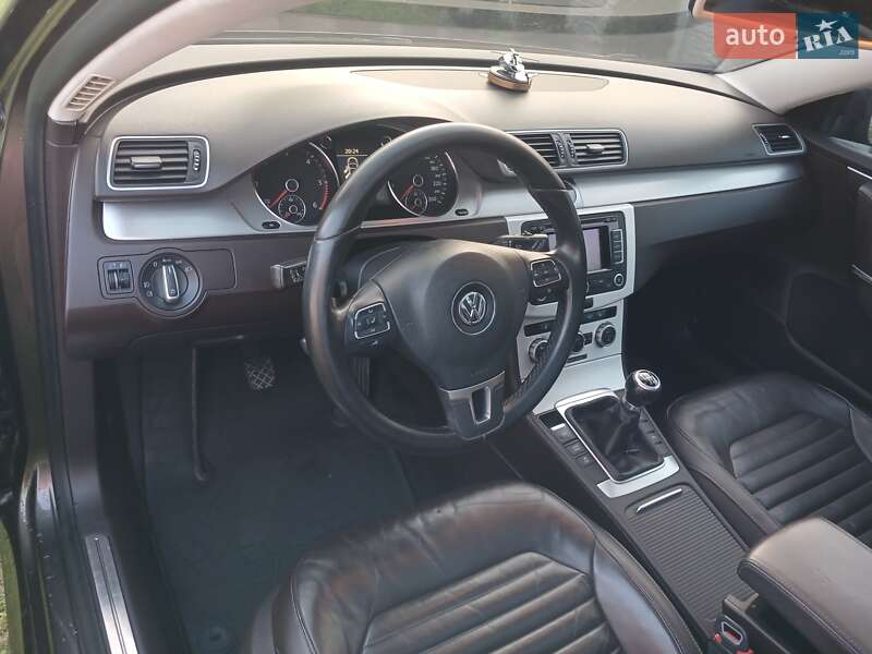 Універсал Volkswagen Passat 2012 в Клевані