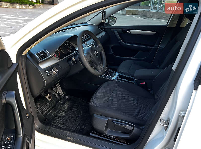 Седан Volkswagen Passat 2013 в Тернополе