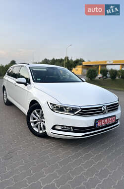 Універсал Volkswagen Passat 2017 в Тернополі