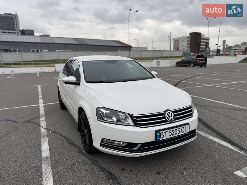 Volkswagen Passat 2011