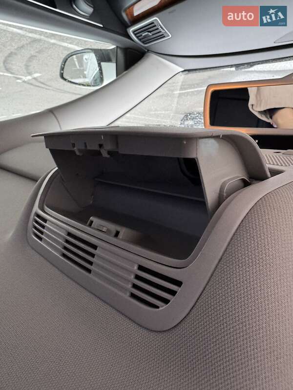 Седан Volkswagen Passat 2011 в Києві