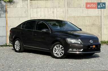 Седан Volkswagen Passat 2011 в Харкові