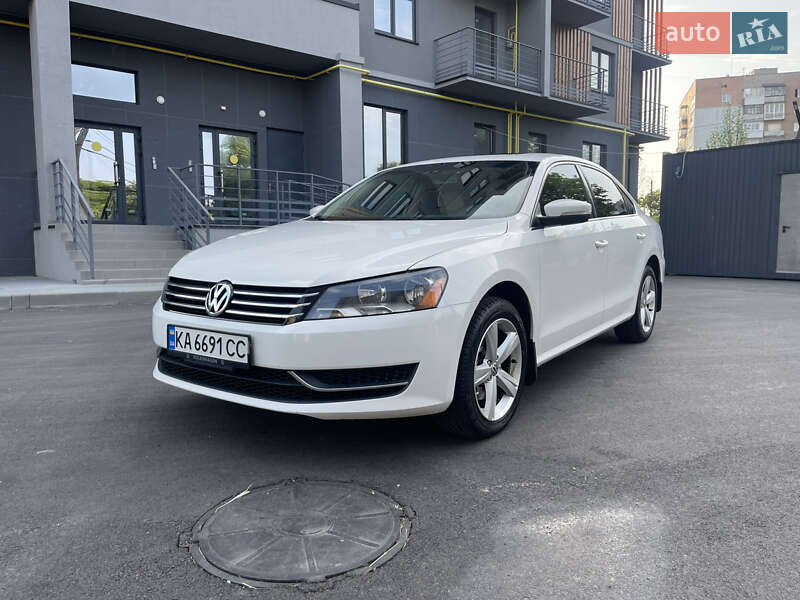 Седан Volkswagen Passat 2013 в Фастові