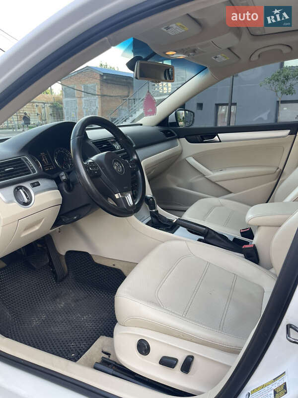Седан Volkswagen Passat 2013 в Фастові