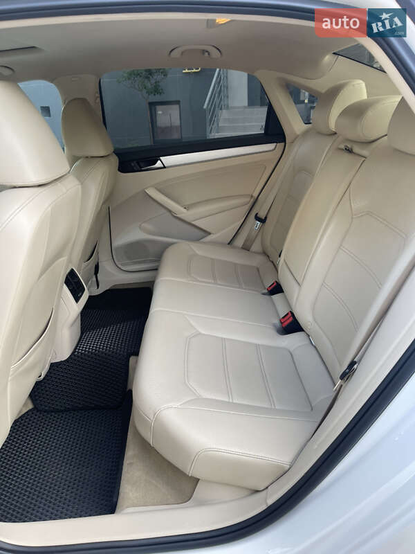 Седан Volkswagen Passat 2013 в Фастові