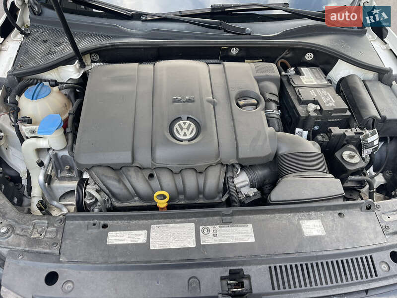 Седан Volkswagen Passat 2013 в Фастові