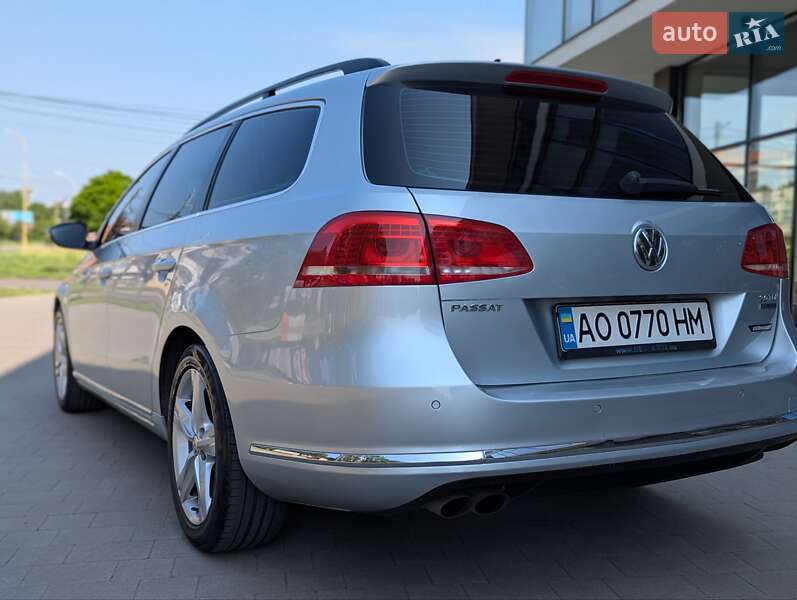 Універсал Volkswagen Passat 2012 в Ужгороді