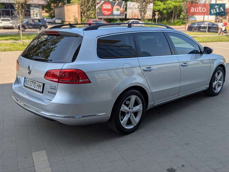 Універсал Volkswagen Passat 2012 в Ужгороді