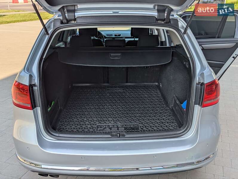 Універсал Volkswagen Passat 2012 в Ужгороді