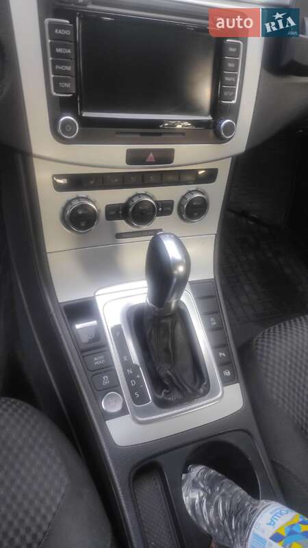 Универсал Volkswagen Passat 2012 в Луцке